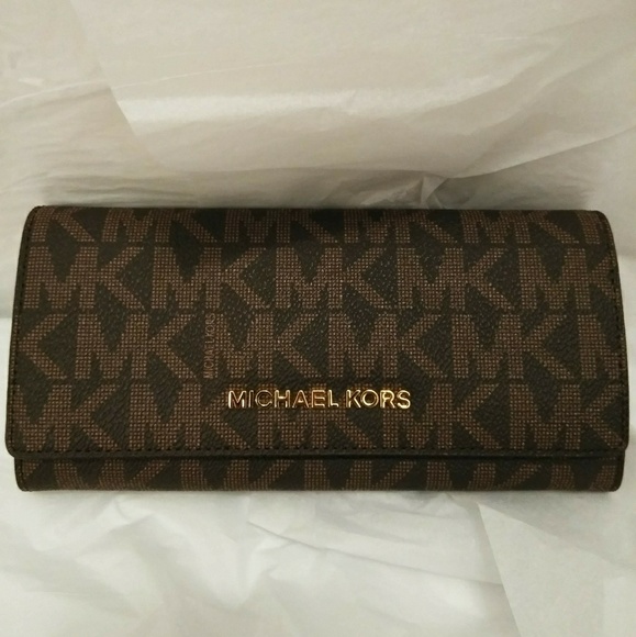Michael Kors Handbags - Michael Kors Jet Set Wallet NWT